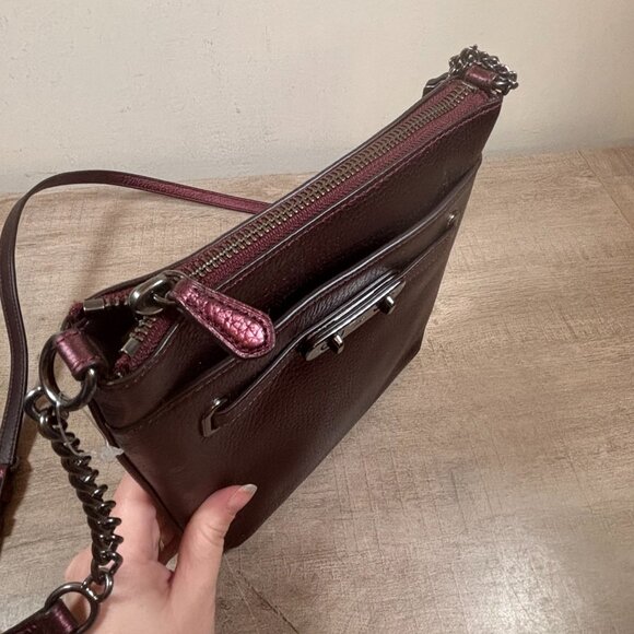 Coach Swagger Swingpack in Metallic Burgundy Pebble Leather - Picture 2 of 9